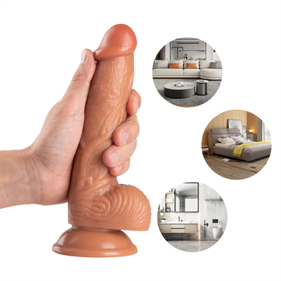 Ogromny, super gruby sztuczny dildo z wsuwką w tyłku.